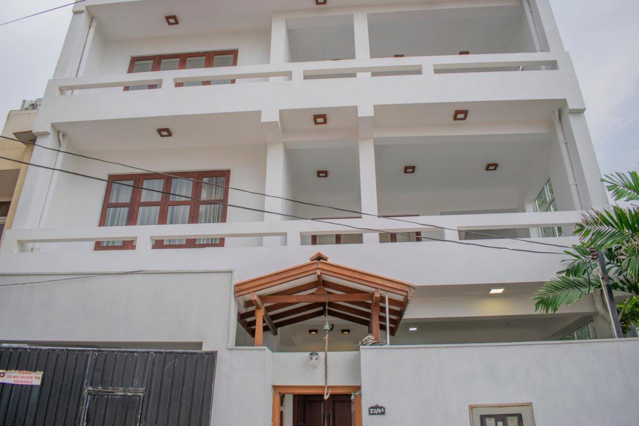 Lavinia Escapes Hotel Dehiwala-Mount Lavinia Exterior photo